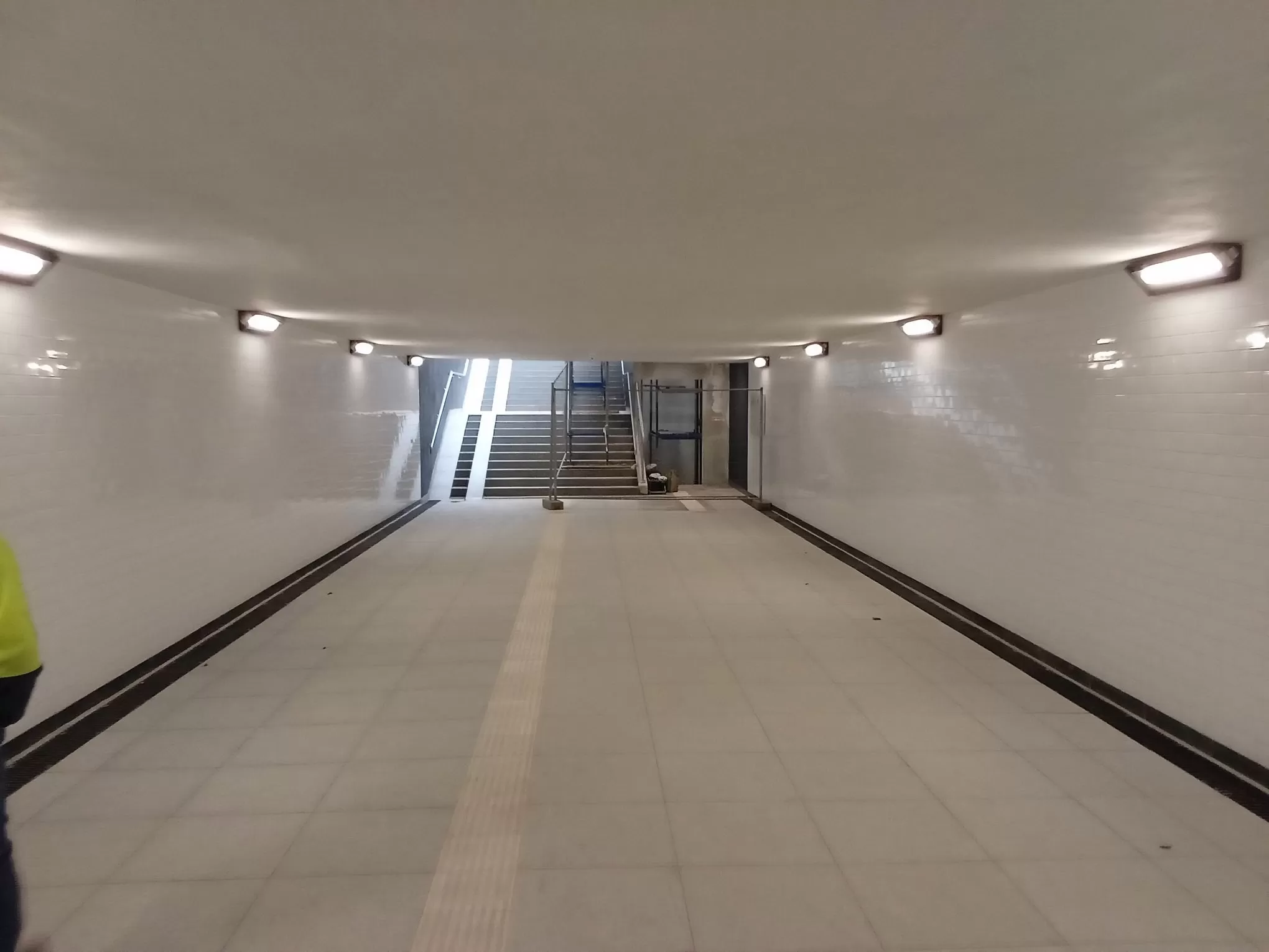 Tunel pod Al. Niepodległości – bezpieczny i dostosowany do osób z niepełnosprawnościami